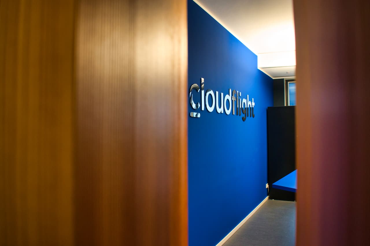 Cloudflight-Logo im Büro 